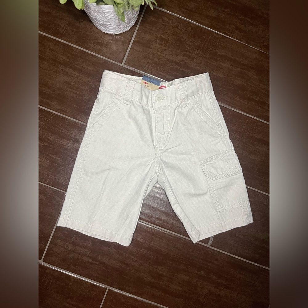 Levi’s Cargo khaki shorts sz 3T